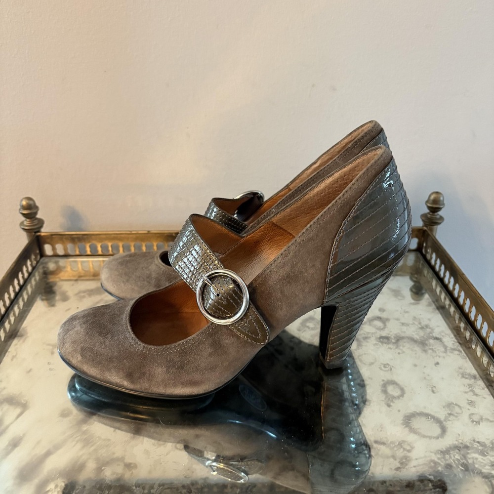 Sofft Shoes Womens Size‎ 8.5 Taupe Gray Mary Jane Heels Suede Croc Strap Buckle